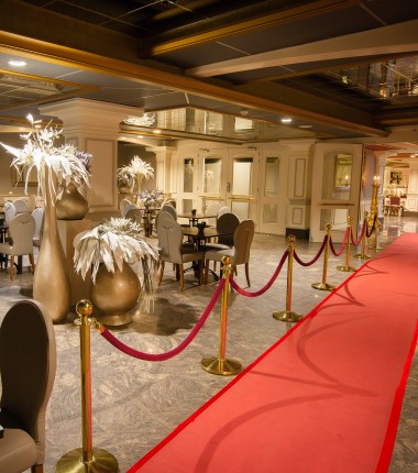 foyer.jpg